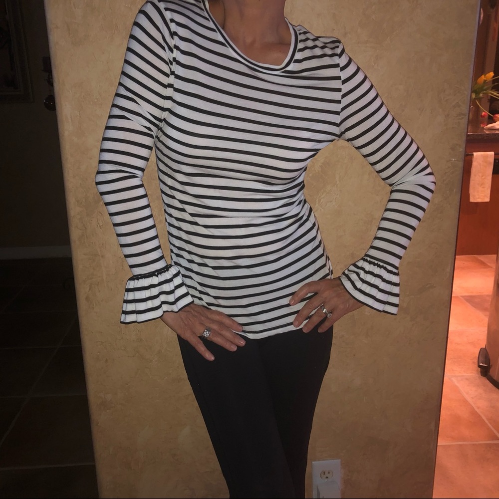 14th and Union black and white Cotton long sleeved tshirt/Top